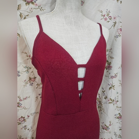 Red Dress - Picture 2 of 6